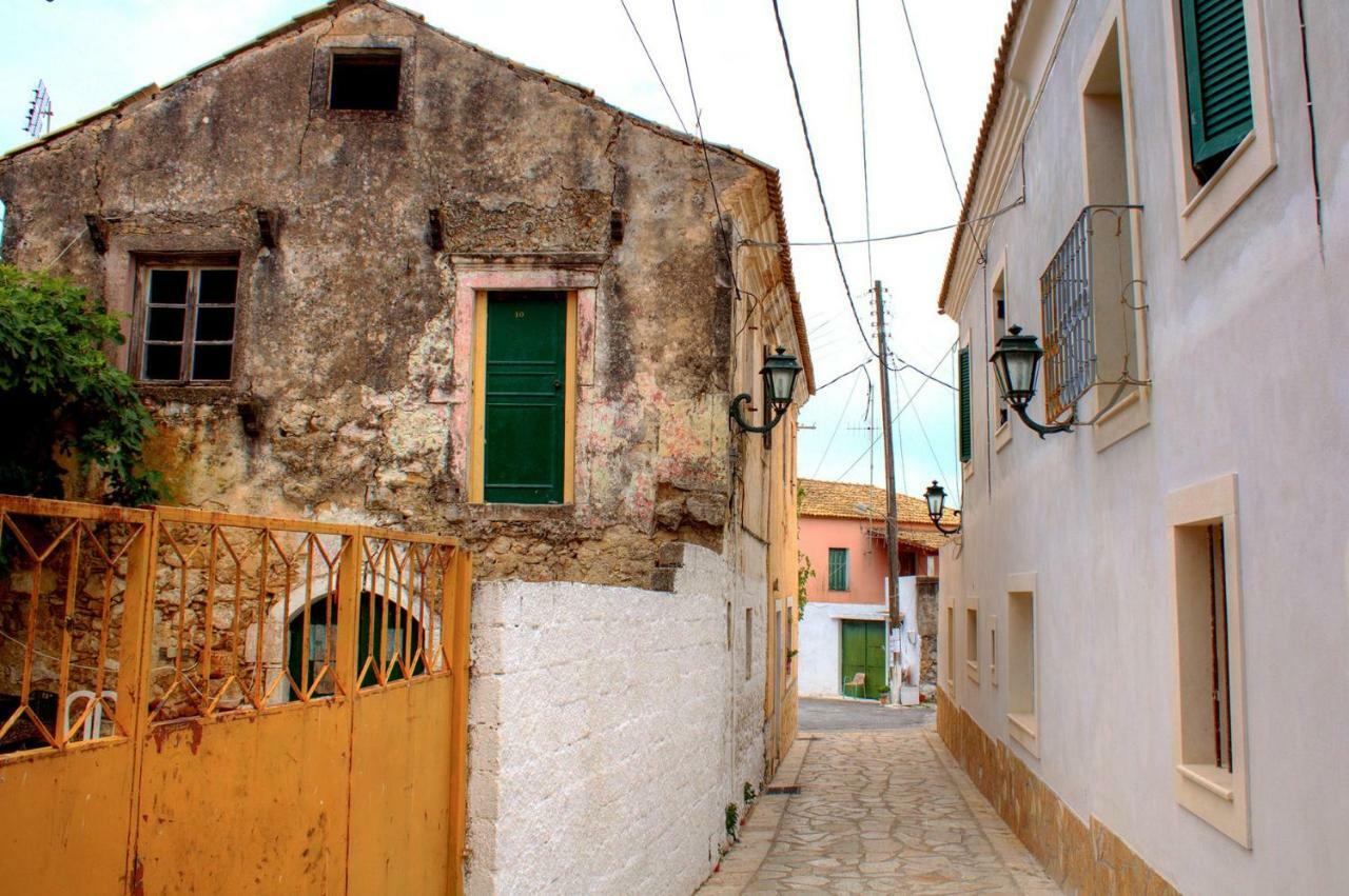Country Traditional House In Corfu Village, Greece Sinarádes Exteriér fotografie